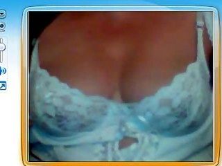 Isabel Madre Argentina Me Muestra Sus Pechos Por Web Cam